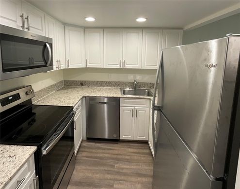 Residential complexes in North Miami Beach, Miami-Dade