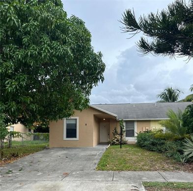 Villa in Deerfield Beach, Broward County