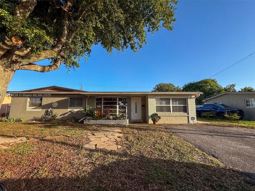 빌라 / Pembroke Pines, Broward County