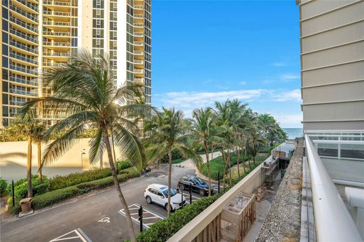 Residential complexes in Sunny Isles Beach, Miami-Dade