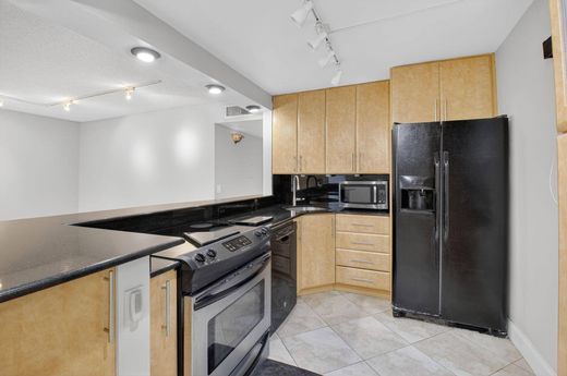 Residential complexes in Delray Beach, Palm Beach