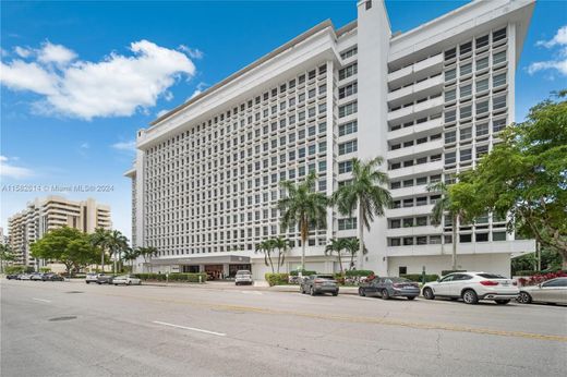 Coral Gables, Miami-Dade Countyのアパートメント・コンプレックス