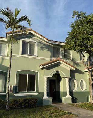 Residential complexes in Homestead, Miami-Dade