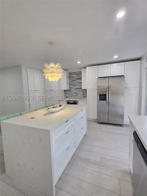Residential complexes in Hialeah, Miami-Dade