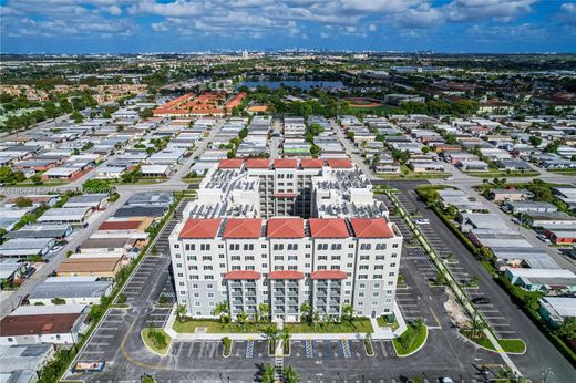 Villa in Sweetwater, Miami-Dade