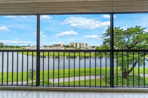 Residential complexes in Delray Beach, Palm Beach