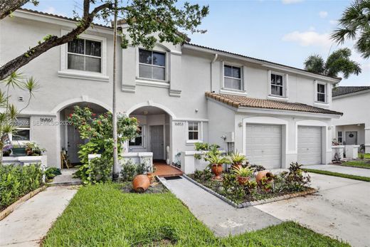 Casa di città a Pembroke Pines, Broward County