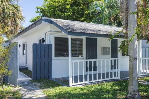 Residential complexes in Fort Lauderdale, Broward County