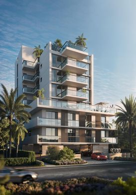 Residential complexes in Bay Harbor Islands, Miami-Dade