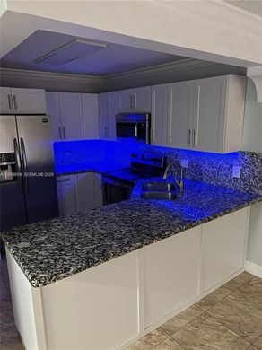 Kamienica w Hialeah, Miami-Dade County