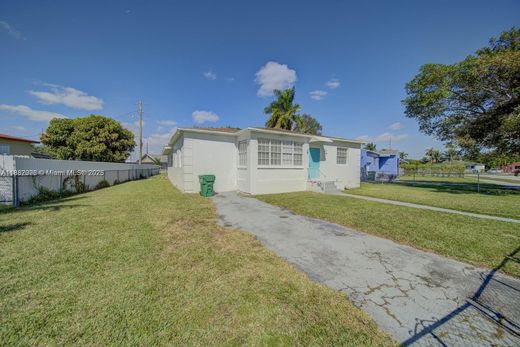 빌라 / Miami Heights Trailer Park, Miami-Dade County