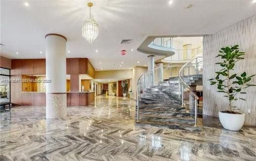 Residential complexes in Miami Beach, Miami-Dade