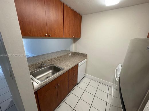 Residential complexes in Miami, Miami-Dade