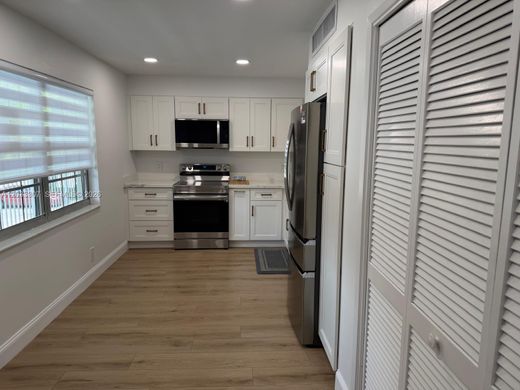 Komplex apartman Pompano Beach, Broward County