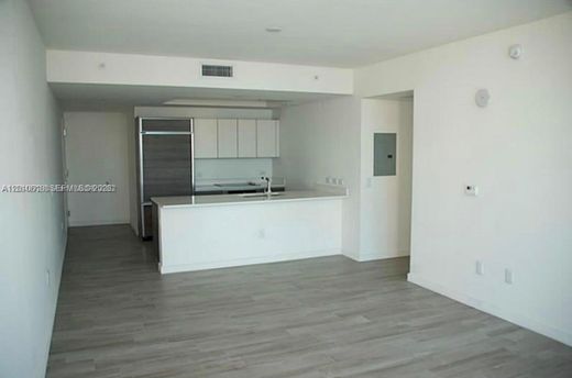 Kamienica w Miami, Miami-Dade County