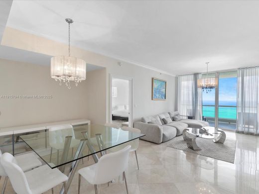 Sunny Isles Beach, Miami-Dade Countyのアパートメント・コンプレックス