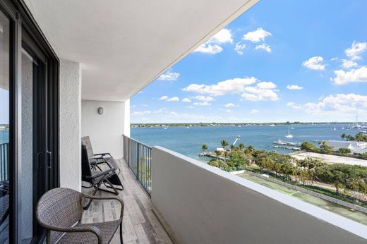Residential complexes in West Palm Beach, Palm Beach