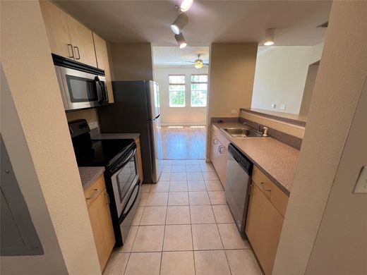 Residential complexes in Fort Lauderdale, Broward County