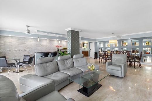 Complexes résidentiels à Hallandale Beach, Comté de Broward