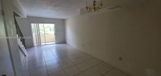 Komplex apartman Miami Springs, Miami-Dade County