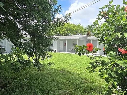 Townhouse in Oakland Park, Broward County