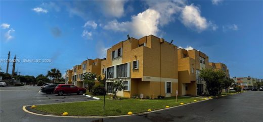 Residential complexes in Miami Terrace Mobile Home, Miami-Dade