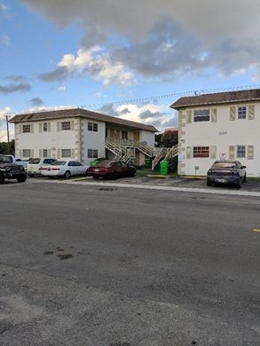 Residential complexes in Sunrise, Broward County