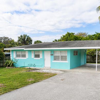 Residential complexes in Palm Beach Gardens, Palm Beach