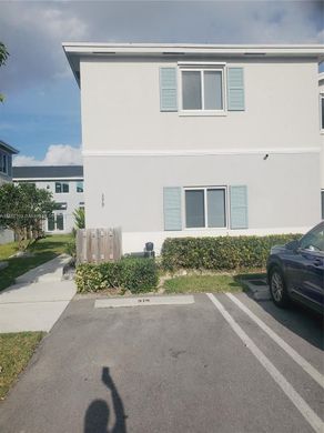 Florida City, Miami-Dade Countyのタウンハウス