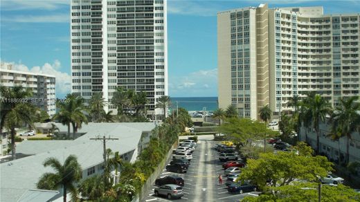 Residential complexes in Hallandale, Broward County