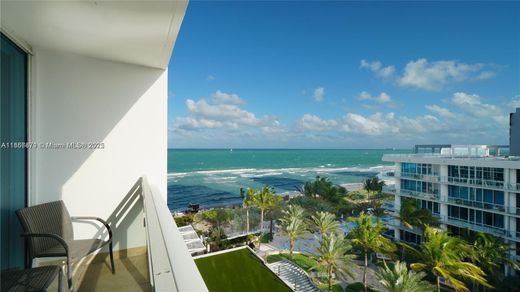 Residential complexes in Miami Beach, Miami-Dade