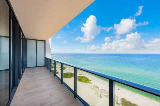 Residential complexes in Pompano Beach, Broward County