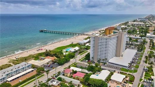 Residential complexes in Deerfield Beach, Broward County