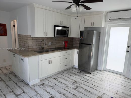 Residential complexes in Pompano Beach, Broward County