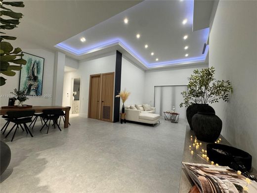 Villa - Miami, Miami-Dade County