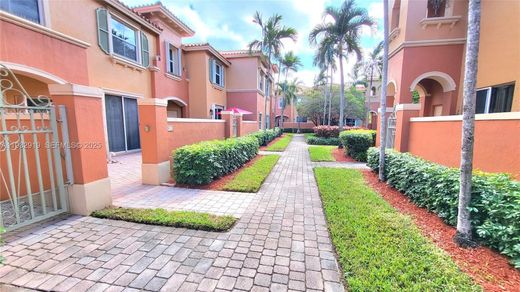 Townhouse in Dania Beach, Broward County