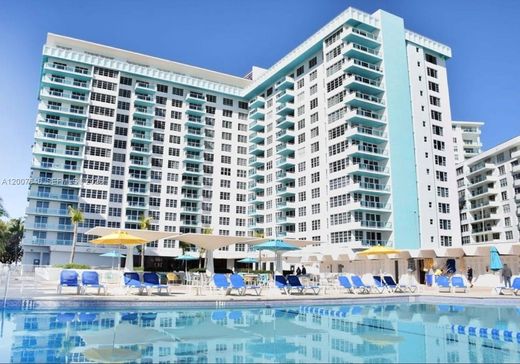 Residential complexes in Miami Beach, Miami-Dade