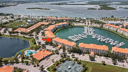 مجمع شقق ﻓﻲ Fort Pierce, Saint Lucie County