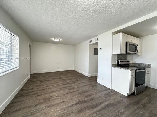 Residential complexes in Hollywood, Broward County