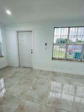 Villa in Miami Heights Trailer Park, Miami-Dade