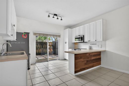 Townhouse in Hollywood, Broward County