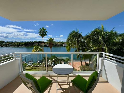 Miami Beach, Miami-Dade Countyのアパートメント・コンプレックス