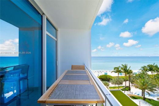 Residential complexes in Miami Beach, Miami-Dade