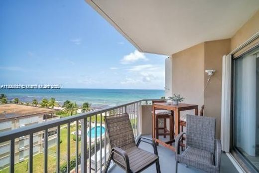 Residential complexes in Hallandale, Broward County
