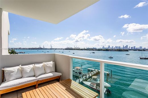 Residential complexes in Miami Beach, Miami-Dade