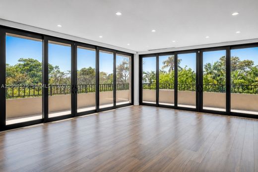 Residential complexes in Key Biscayne, Miami-Dade