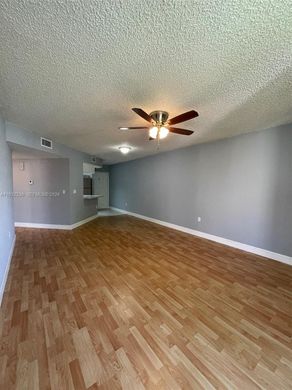 公寓楼  Doral, Miami-Dade County