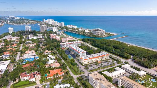 Residential complexes in Boca Raton, Palm Beach