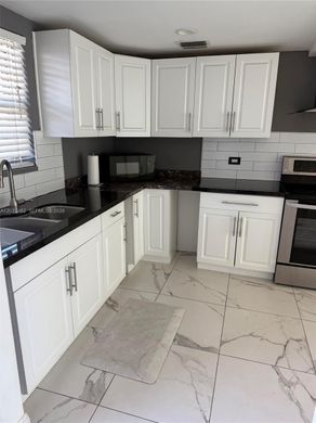 Residential complexes in Miami Springs, Miami-Dade
