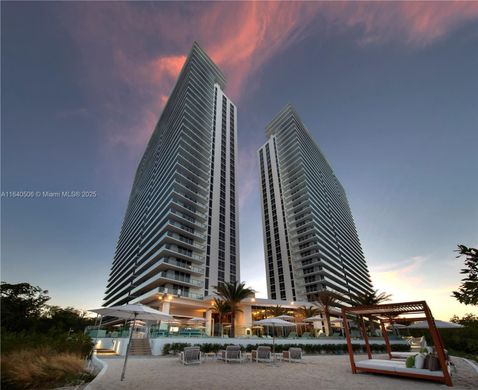 Residential complexes in North Miami Beach, Miami-Dade